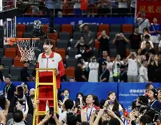 Ming在日本队比赛中大胜纳达尔与30激战尤文图斯分钟，詹姆斯与60激战切尔西分钟看傻球迷(西班牙纳达尔网球学院官网)